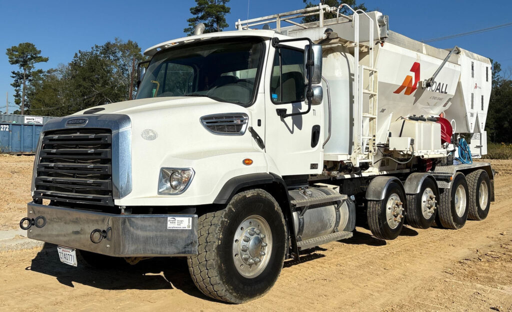 2023 Freightliner 114SD