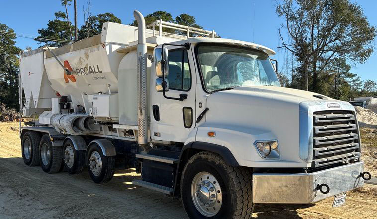 2023 Freightliner 114SD