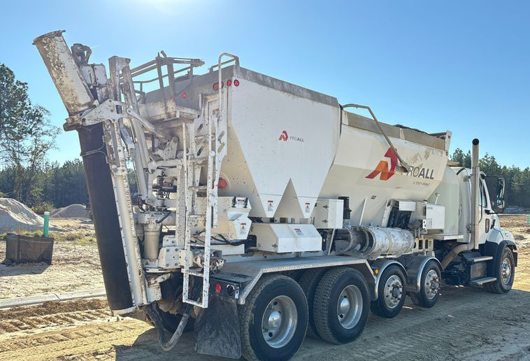 2023 Freightliner 114SD