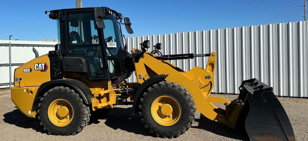 2023 Caterpillar 908
