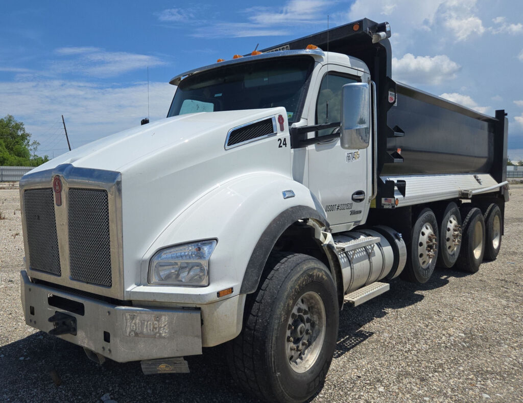 2025 Kenworth T880