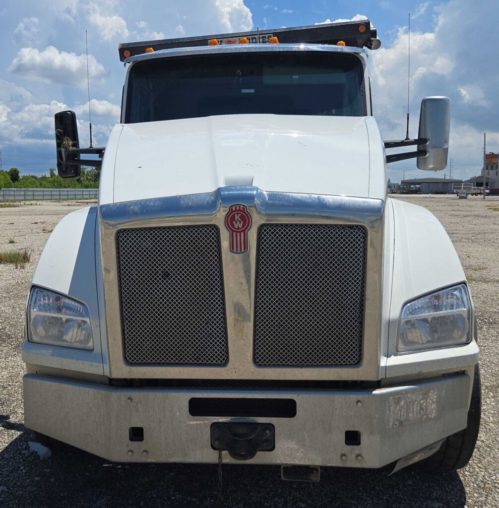 2025 Kenworth T880