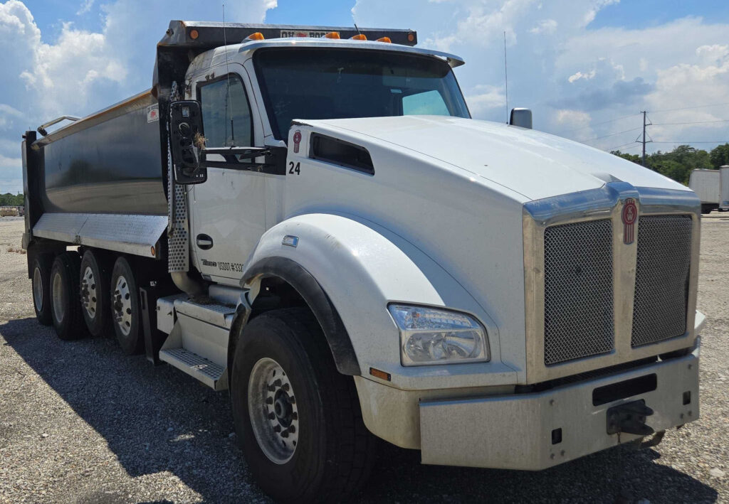 2025 Kenworth T880